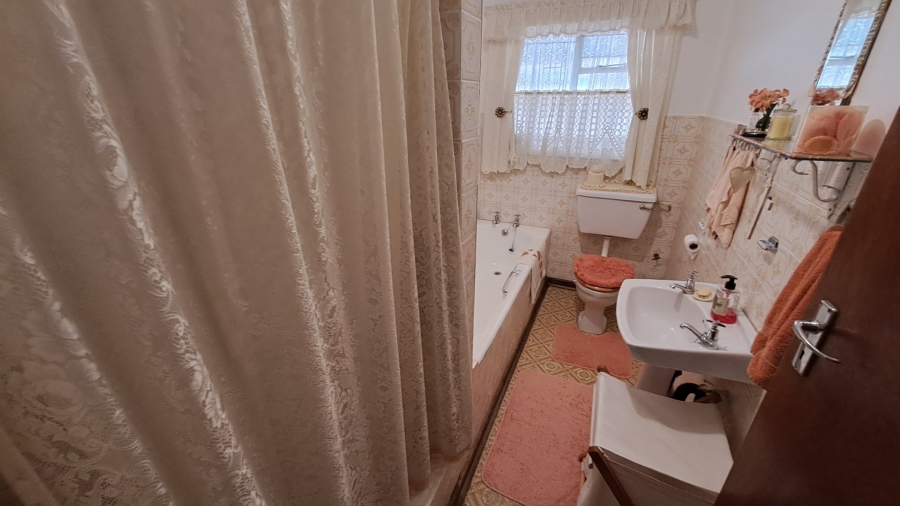 5 Bedroom Property for Sale in Universitas Free State